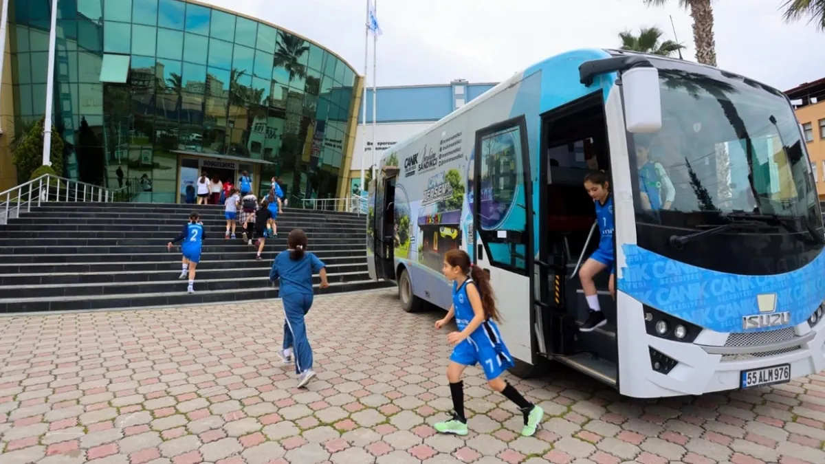 Canik Belediyesi'nden Ücretsiz Sporcu Servisi