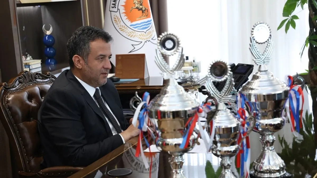 Dragon Bot Türkiye Şampiyonası'nda Derece alan Sporcular Başkan Doğan'ı Ziyaret Etti