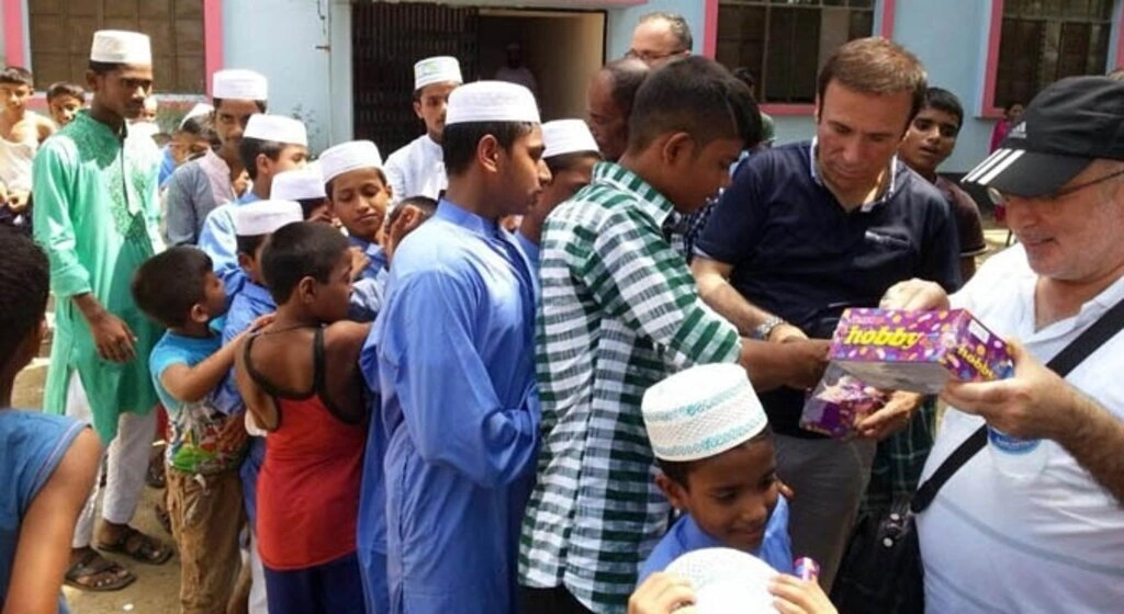 Osman Genç'in Bangladeş ziyareti