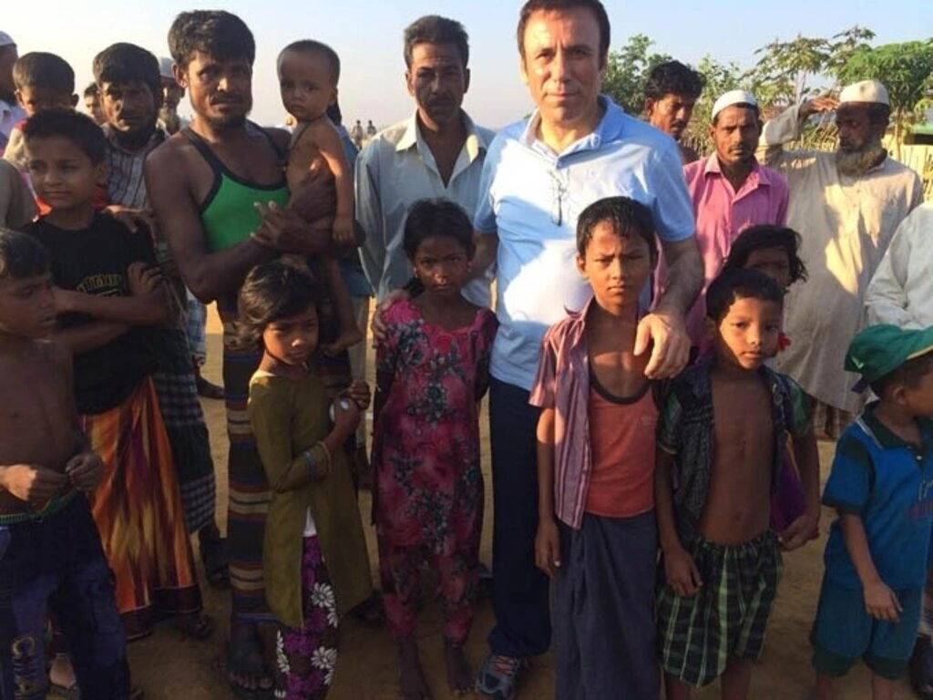 Osman Genç'in Bangladeş ziyareti