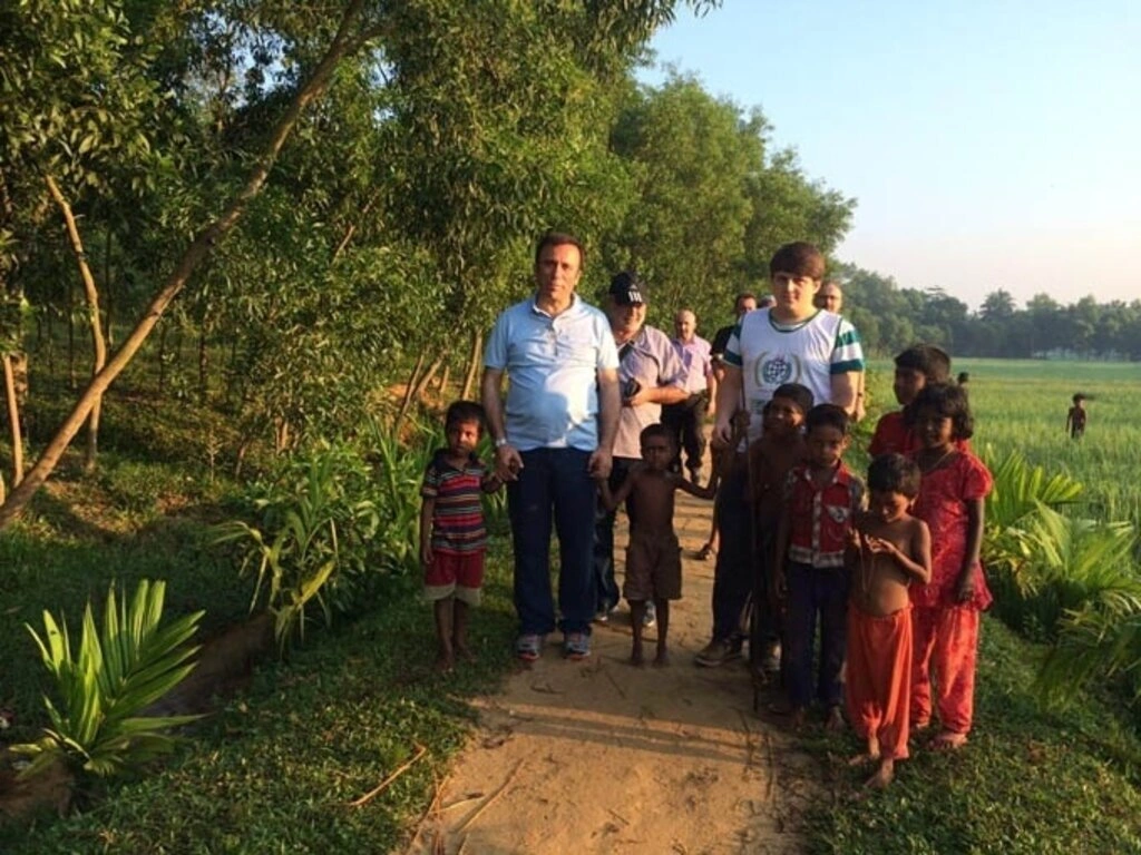 Osman Genç'in Bangladeş ziyareti