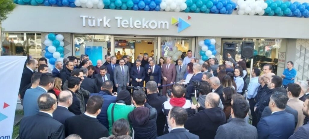 Türk Telekom’un yenilenen Atakum Müşteri Merkezi Hizmete Girdi