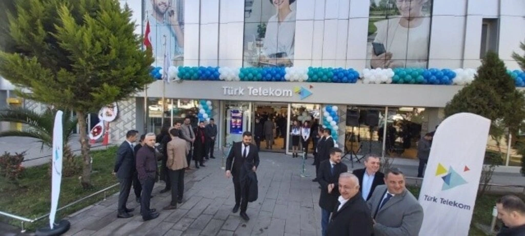 Türk Telekom’un yenilenen Atakum Müşteri Merkezi Hizmete Girdi