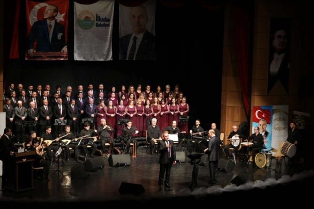 İlkadım Belediyesi Türk Halk Müziği Korosundan Unutulmaz Konser