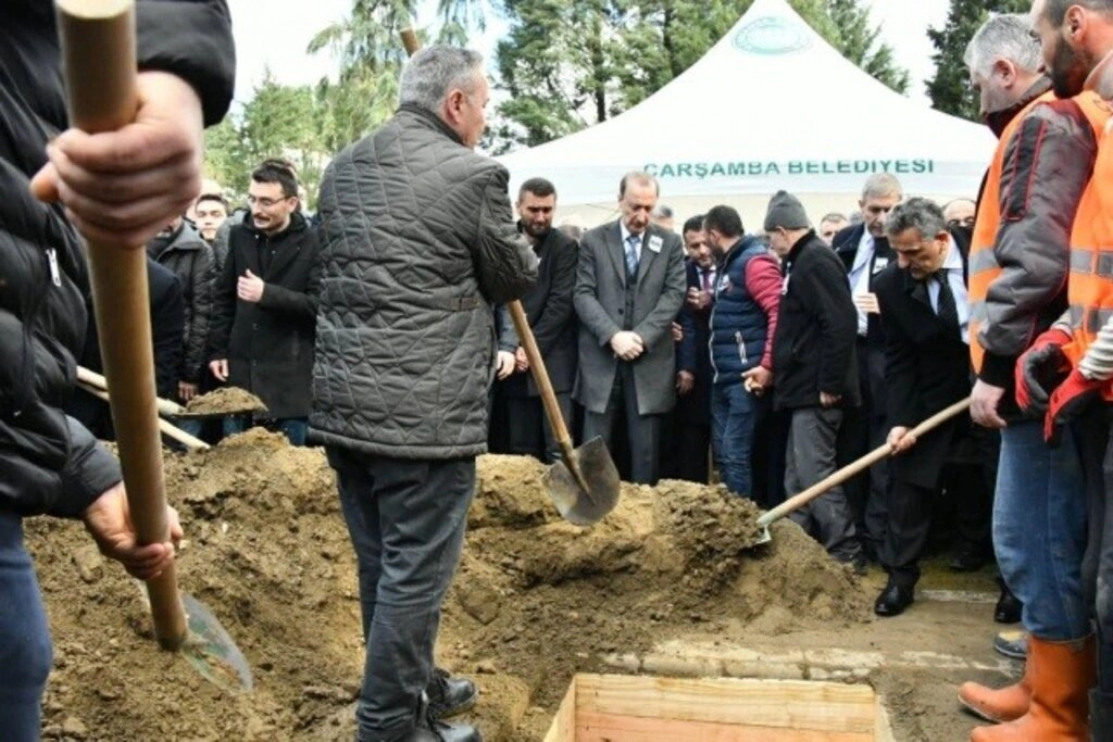 ÇARŞAMBA, ŞEHİDİNİ SON YOLCULUĞUNA UĞURLADI