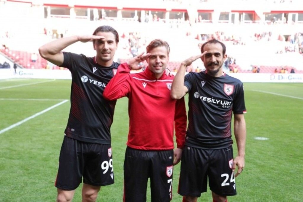 Samsunsporlu futbolculardan asker selamı, Samsunspor İnegölspor maç fotoğrafları