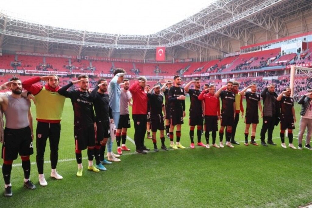 Samsunsporlu futbolculardan asker selamı, Samsunspor İnegölspor maç fotoğrafları
