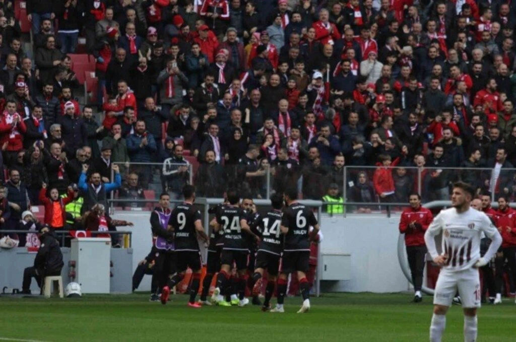 Samsunsporlu futbolculardan asker selamı, Samsunspor İnegölspor maç fotoğrafları