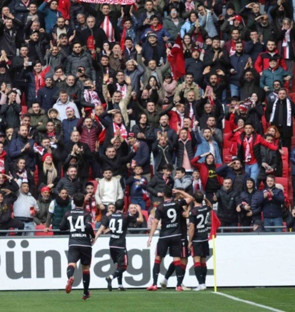 Samsunsporlu futbolculardan asker selamı, Samsunspor İnegölspor maç fotoğrafları
