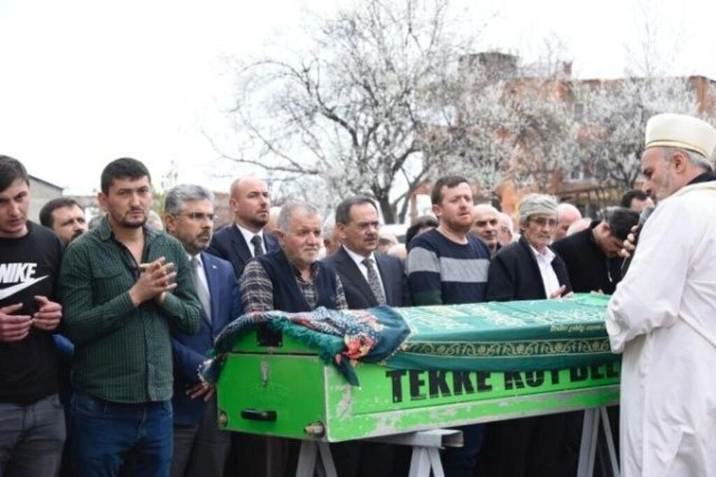 Ayşegül Köse dualarla son yolculuğuna uğurlandı