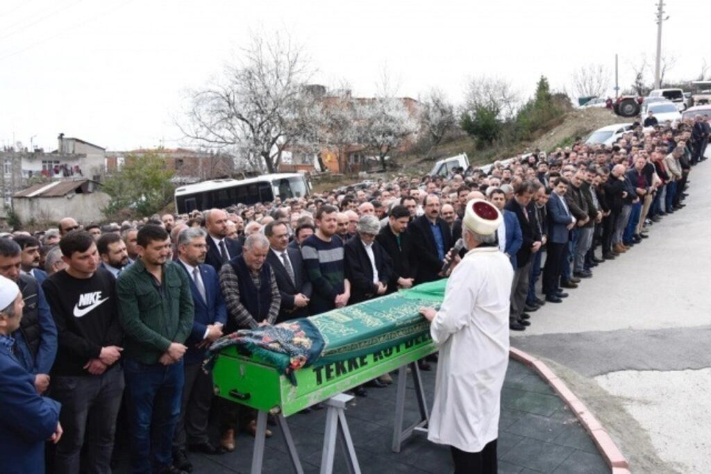 Ayşegül Köse dualarla son yolculuğuna uğurlandı