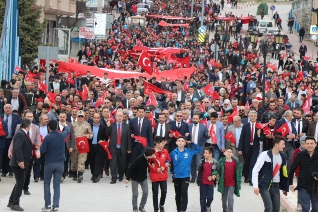 Kavak'ta Şehitlere Saygı Birlik ve Beraberlik Yürüyüşü Düzenlendi