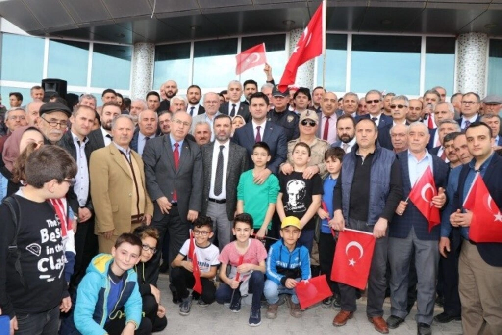 Kavak'ta Şehitlere Saygı Birlik ve Beraberlik Yürüyüşü Düzenlendi