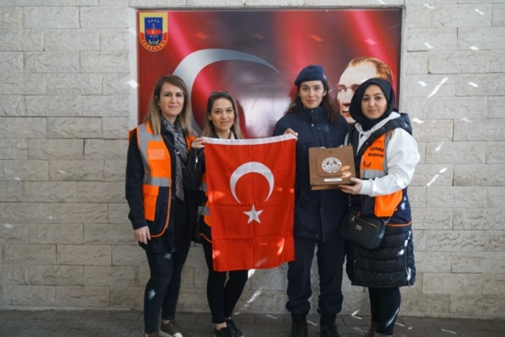 Termeli kadınlar Mehmetçiğin yanında