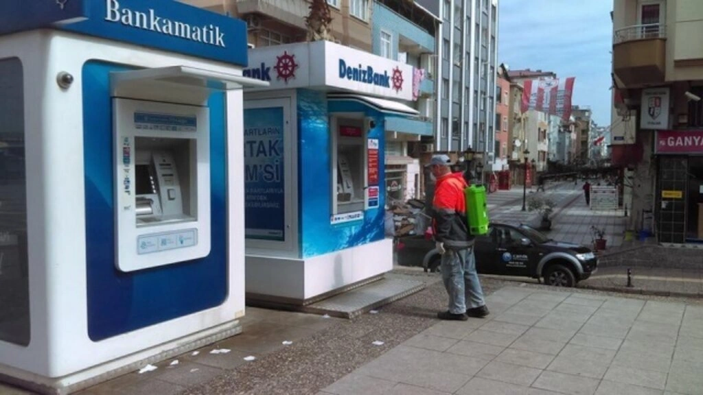 Canik'te İlçenin Tamamında Dezenfekte Çalışmaları Var