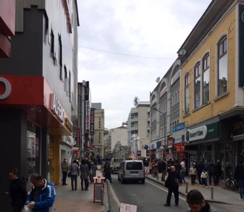 Samsun sokaklarında pazartesi yoğunluğu