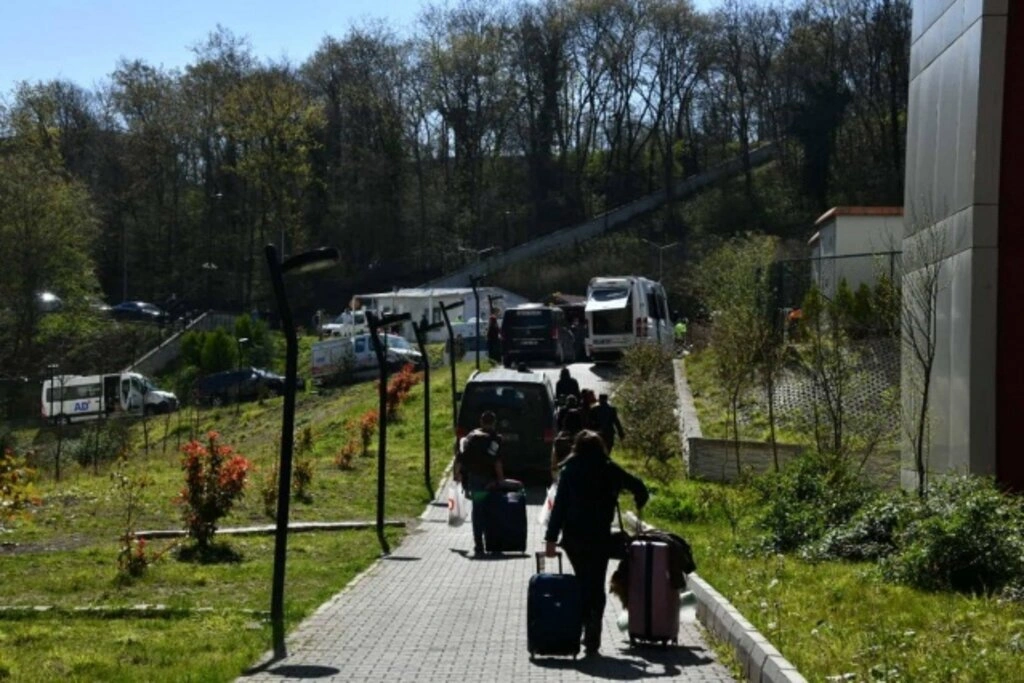 Misafir Öğrenciler Memleketlerine Uğurlandı