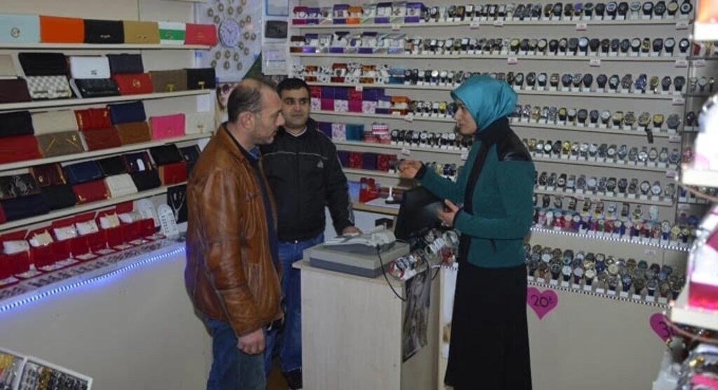 Elif Coşkun Bilgin'e esnaftan yoğun ilgi