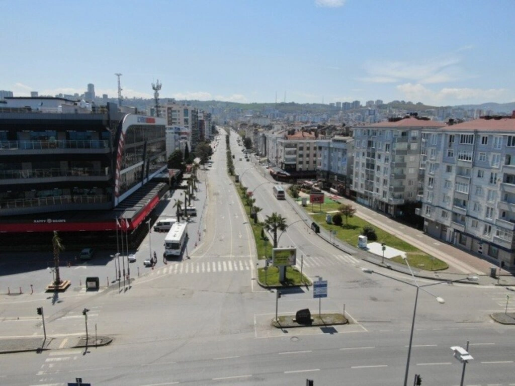Sokağa çıkma yasağında Samsun sokakları havadan görüntülendi