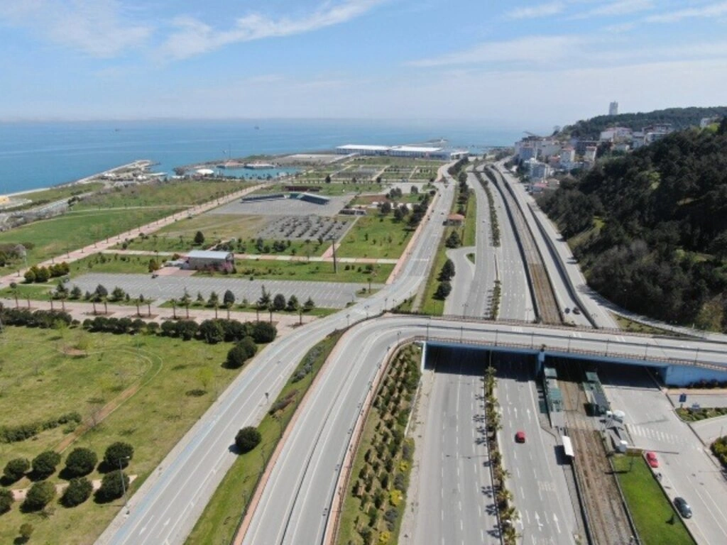 Sokağa çıkma yasağında Samsun sokakları havadan görüntülendi
