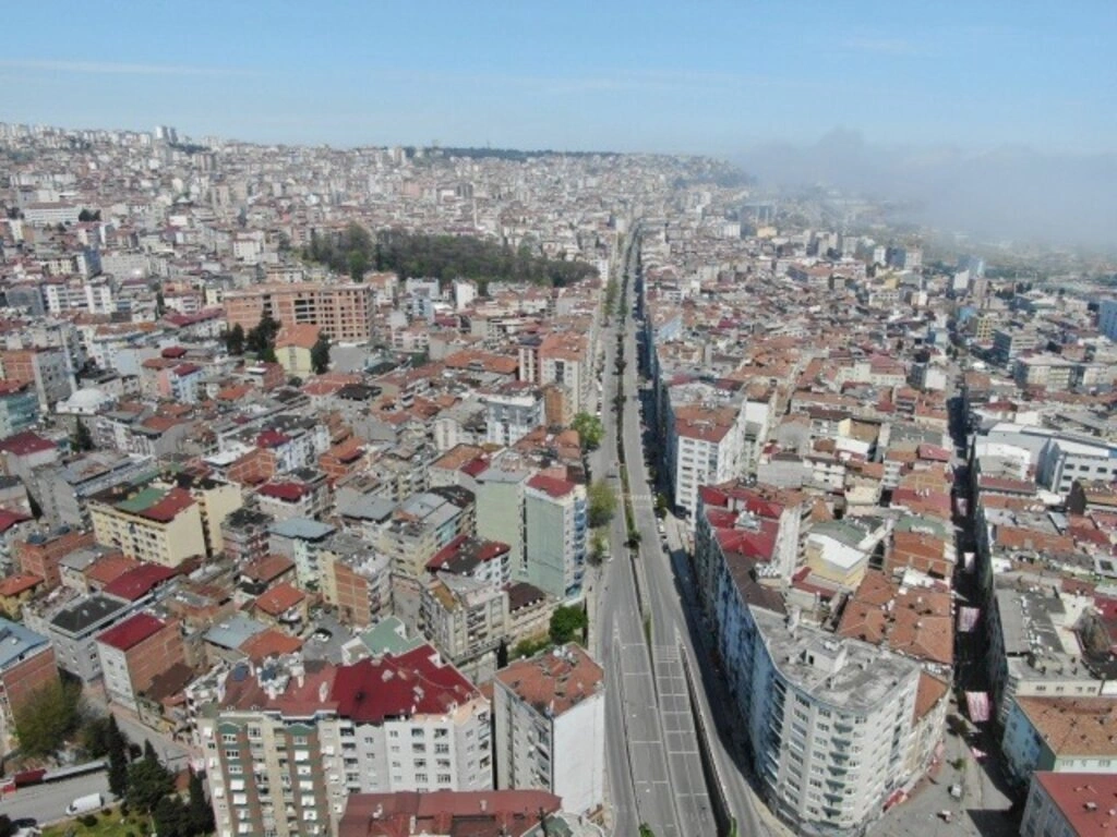 Sokağa çıkma yasağında Samsun sokakları havadan görüntülendi