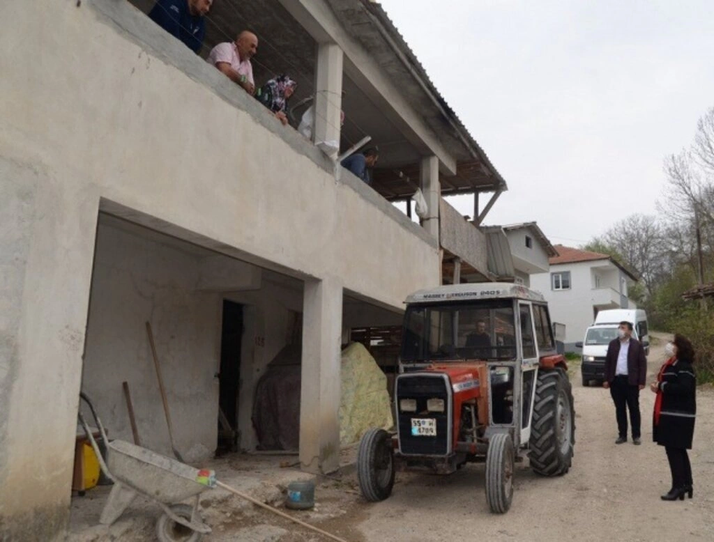 Başkan Özel, Yalnız Yaşayan Yaşlı Vatandaşları Ziyarete Devam Ediyor