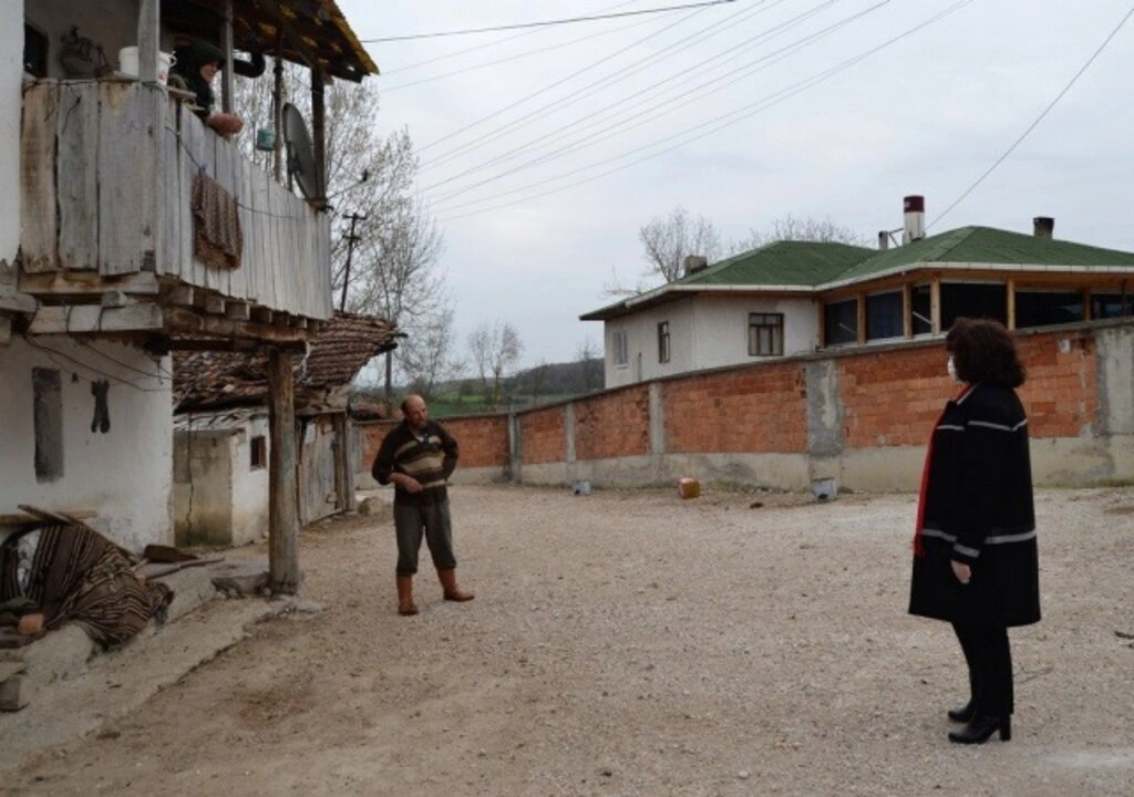 Başkan Özel, Yalnız Yaşayan Yaşlı Vatandaşları Ziyarete Devam Ediyor
