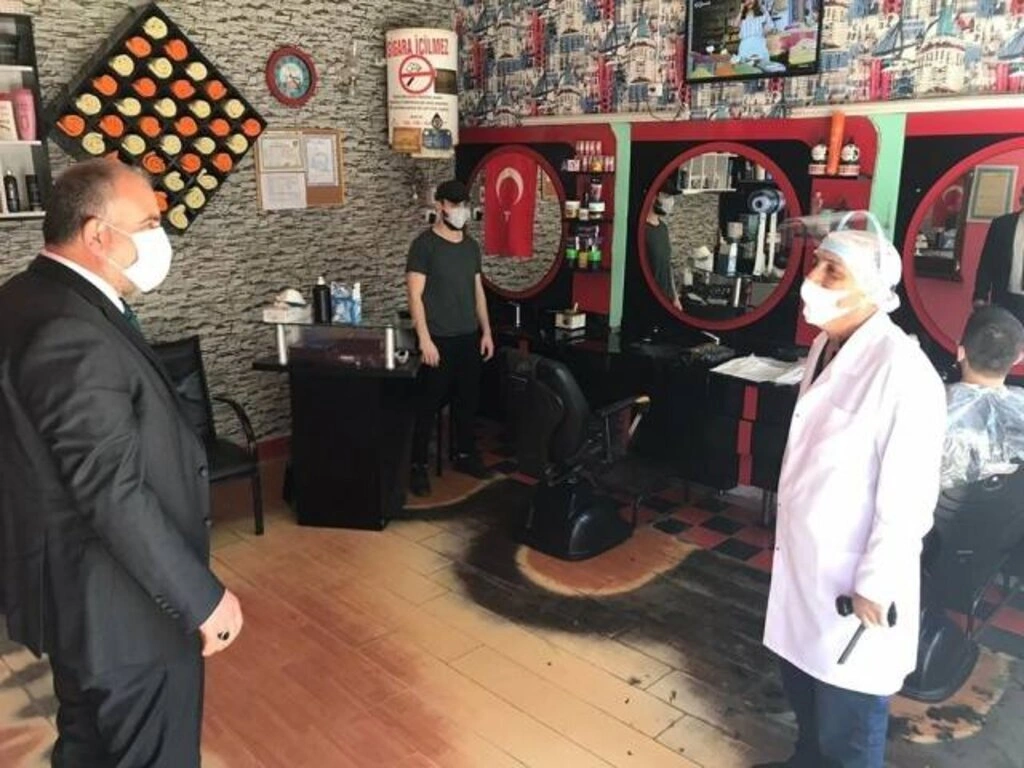 Berberlerde koronavirüs yoğunluğu, Tekkeköy Belediyesi maske dağıttı!