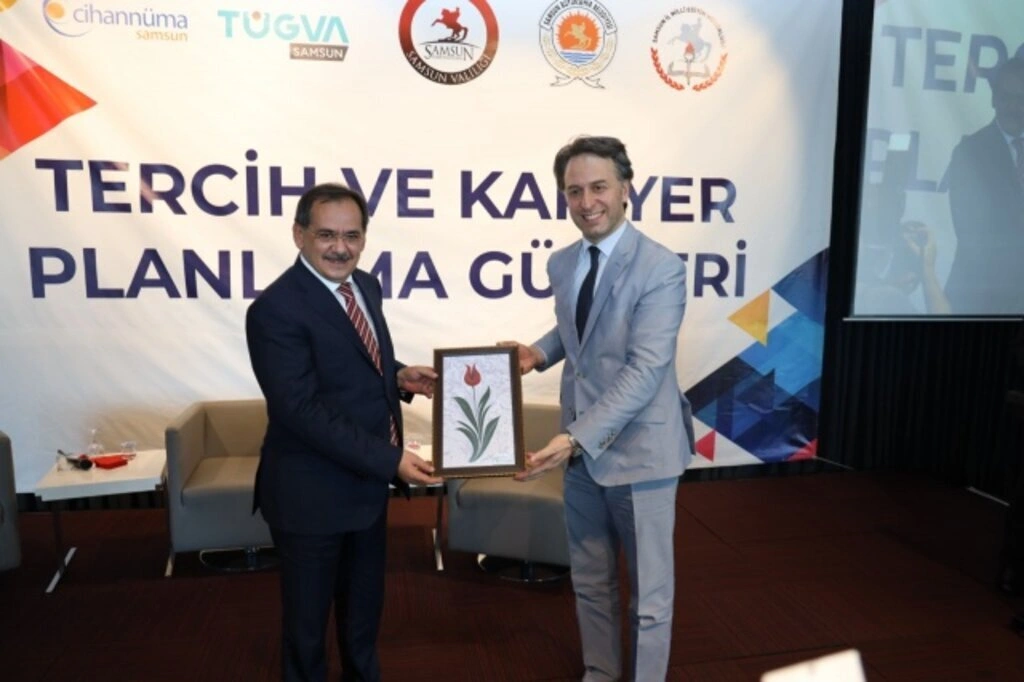 Cihannüma Samsun ve TÜGVA Samsun iş birliğiyle Tercih ve Kariyer Planlama Günleri