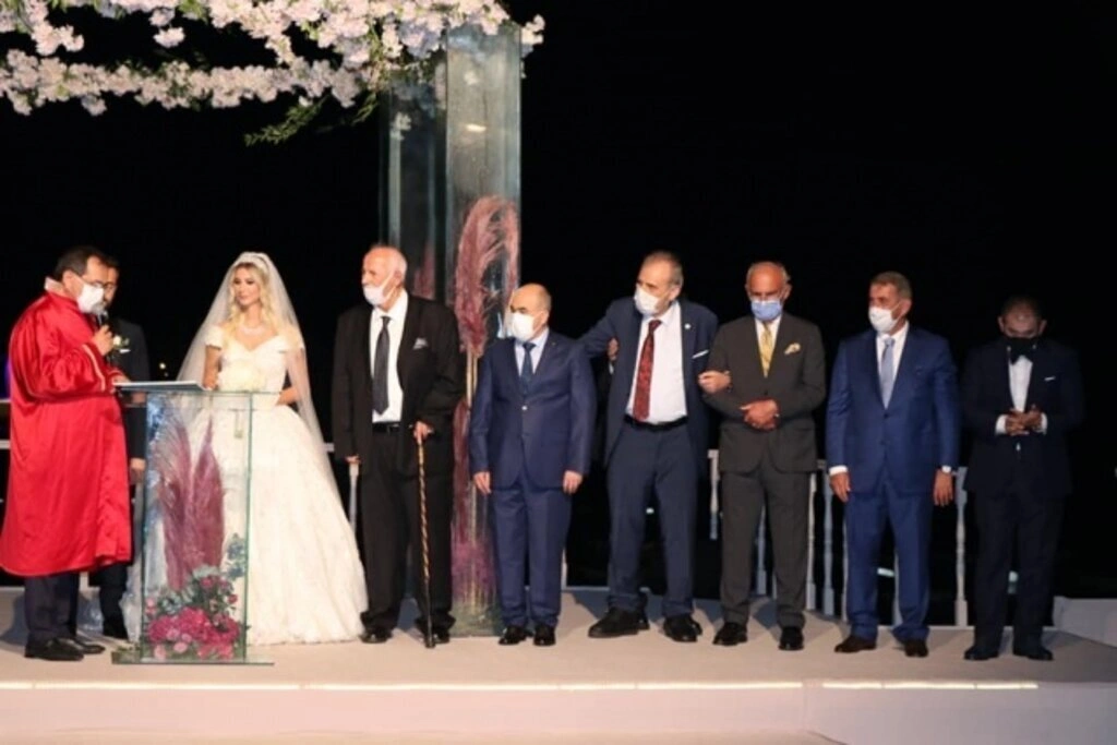 Yeşilyurt ve Akyüz ailelerinin mutlu günü