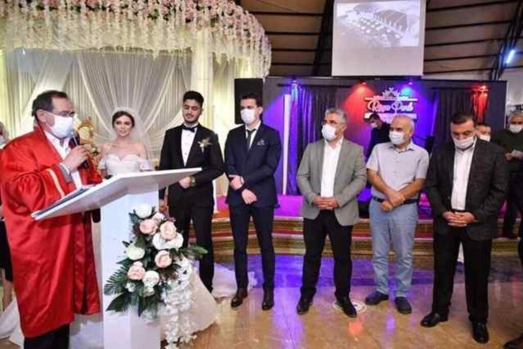 Bakır ve Akyol ailelerinin mutlu günü