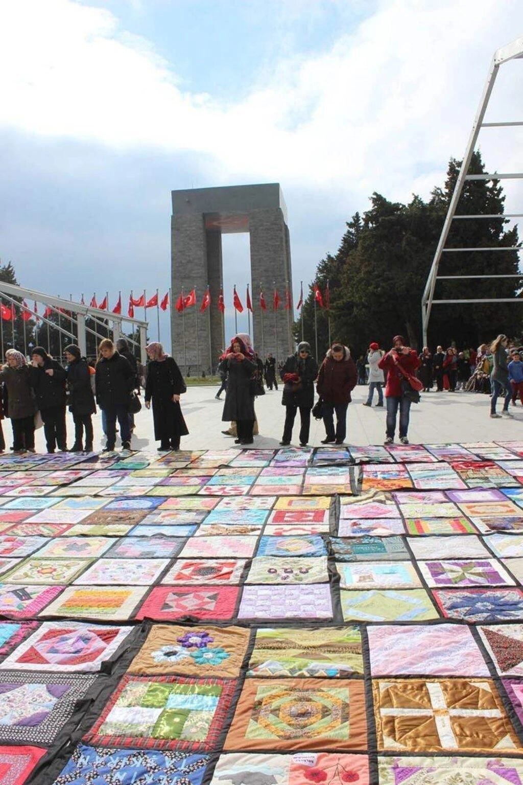 Tekkeköylü bayanlar Çanakkale'de