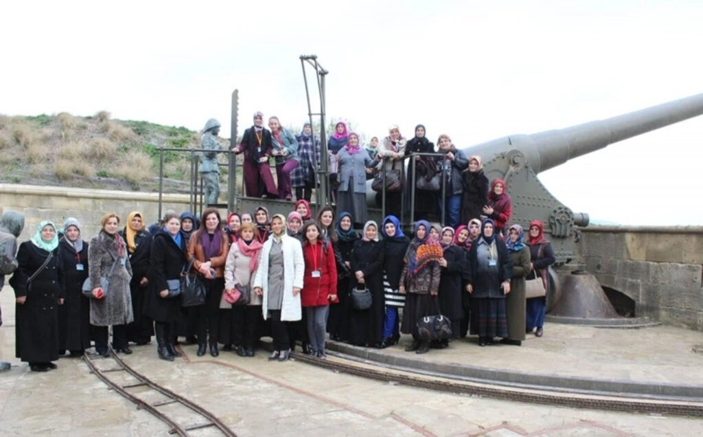 Tekkeköylü bayanlar Çanakkale'de