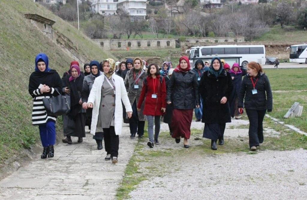 Tekkeköylü bayanlar Çanakkale'de