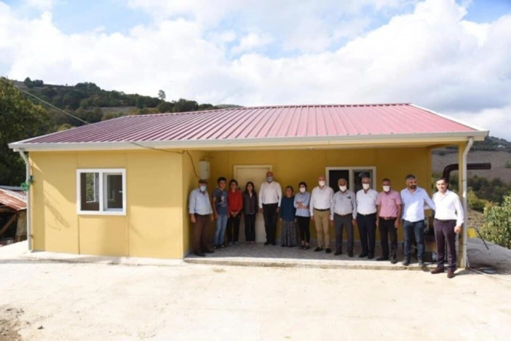 Tekkeköy Belediyesi yeni evlerine kavuşturdu