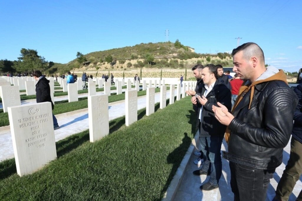 Canik, Çanakkale’de 555 kişiyi şehitlerle buluşturdu