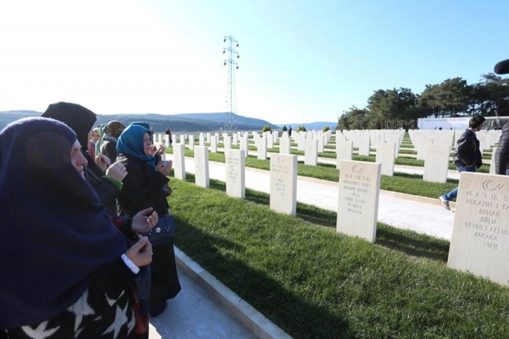 Canik, Çanakkale’de 555 kişiyi şehitlerle buluşturdu