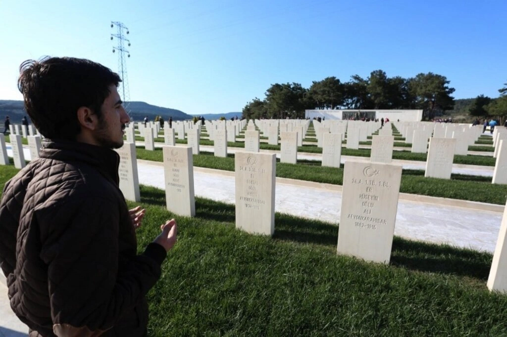 Canik, Çanakkale’de 555 kişiyi şehitlerle buluşturdu