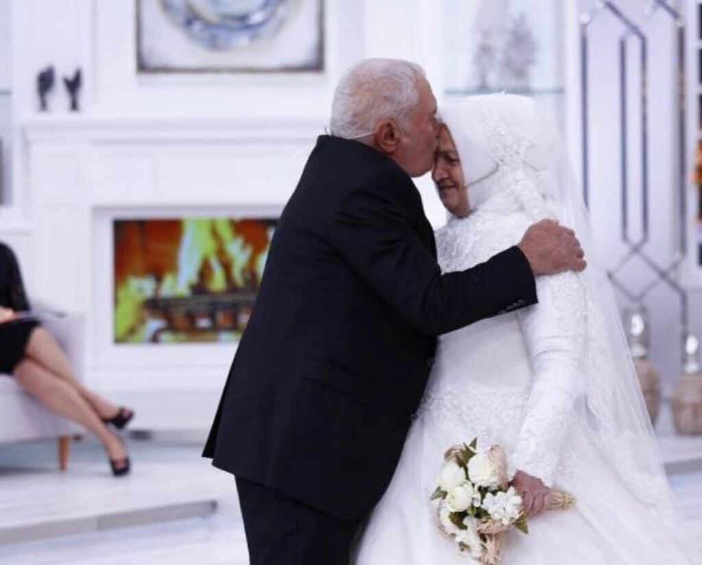 64 yaşındaki Kadriye Teyze ilk kez gelinlik giydi