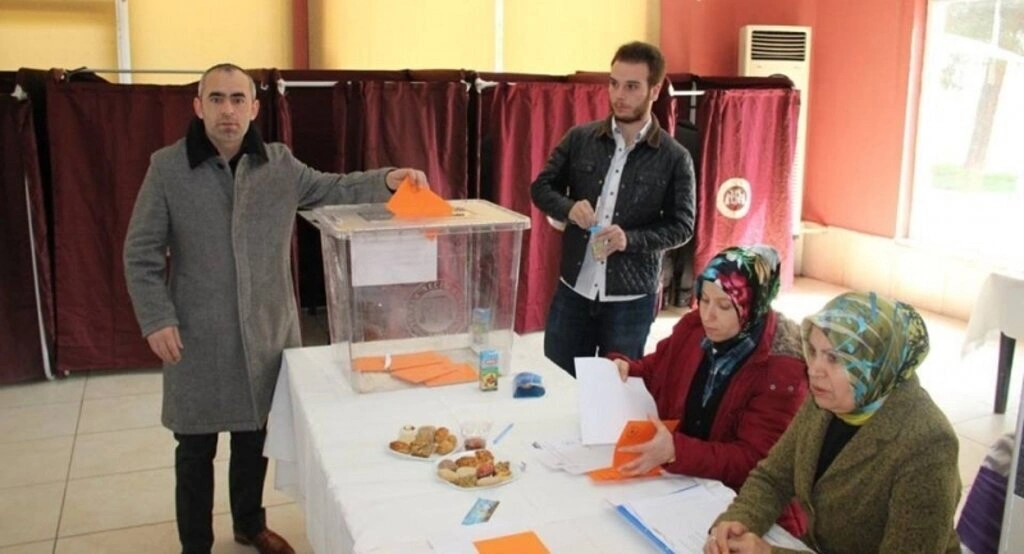 AK Parti'de temayül yoklaması yoğun bir katılım ile gerçekleşti