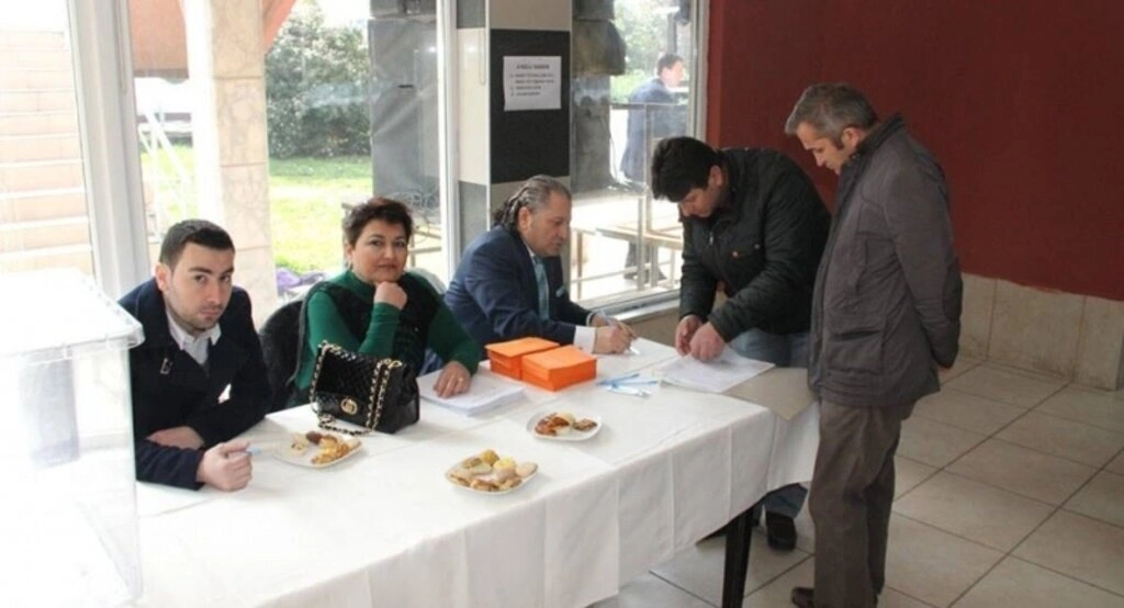 AK Parti'de temayül yoklaması yoğun bir katılım ile gerçekleşti