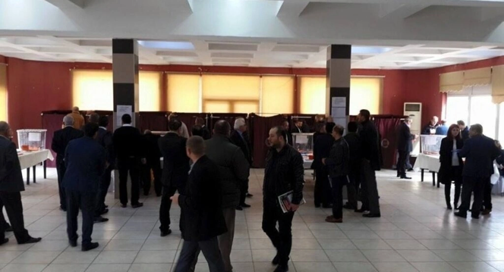 AK Parti'de temayül yoklaması yoğun bir katılım ile gerçekleşti