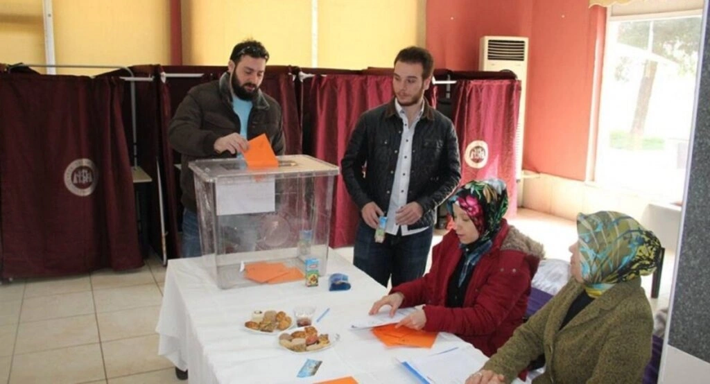AK Parti'de temayül yoklaması yoğun bir katılım ile gerçekleşti
