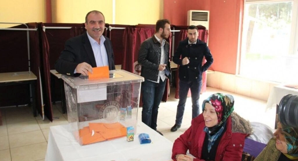 AK Parti'de temayül yoklaması yoğun bir katılım ile gerçekleşti
