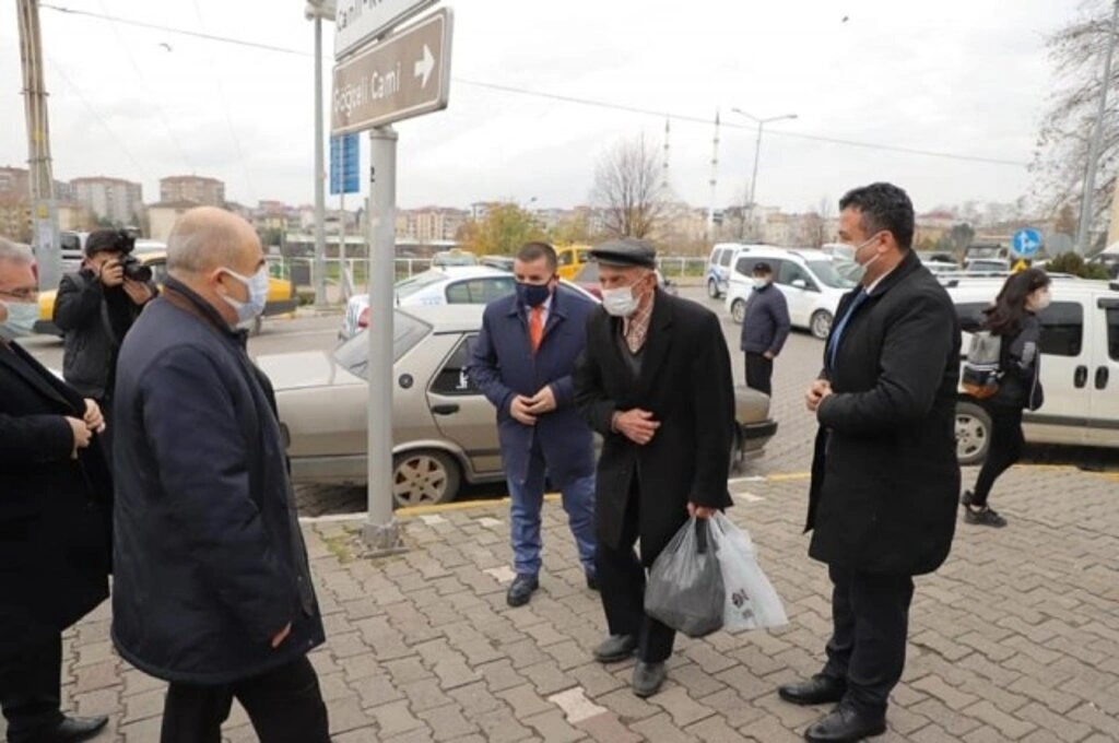 Vali Dağlı Çarşamba'da