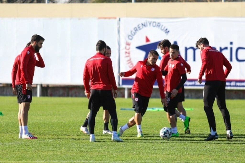 Samsunspor Adanaspor'a bileniyor