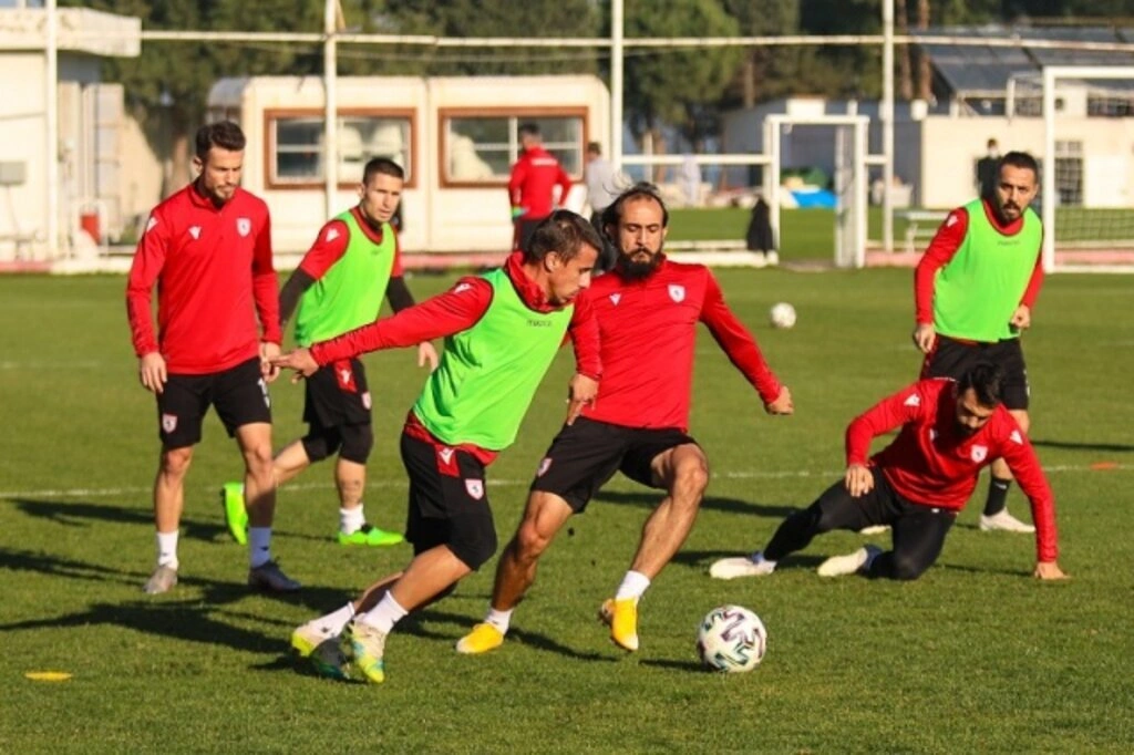 Samsunspor Adanaspor'a bileniyor