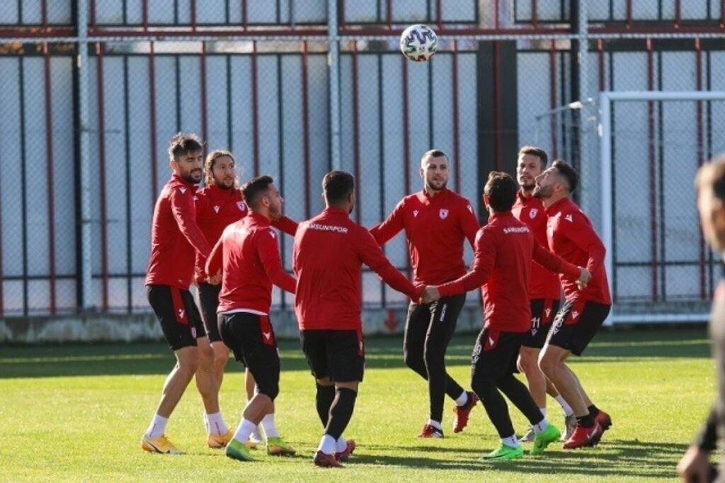 Samsunspor Adanaspor'a bileniyor
