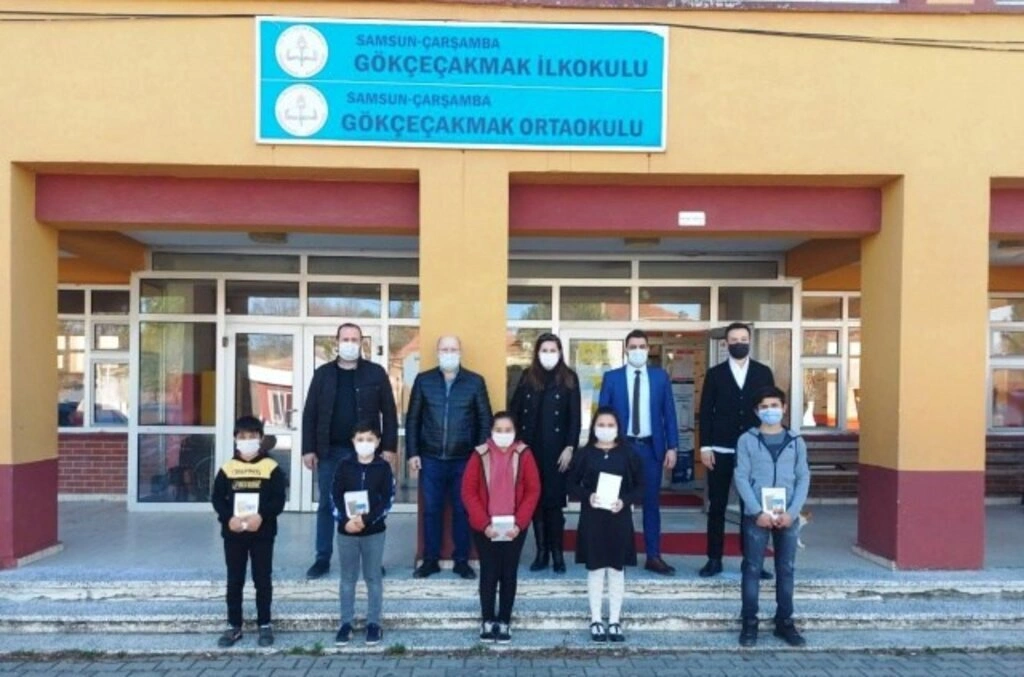 BALKAN TÜRKLERİ DERNEĞİ'NDEN EĞİTİME TAM DESTEK
