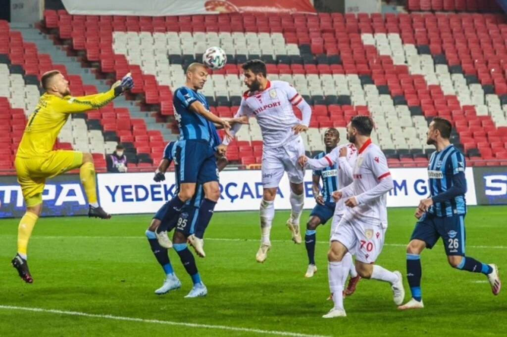 Samsunspor Adana Demirspor maç fotoğrafları